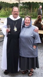 313163_215283645194664_3079210_n